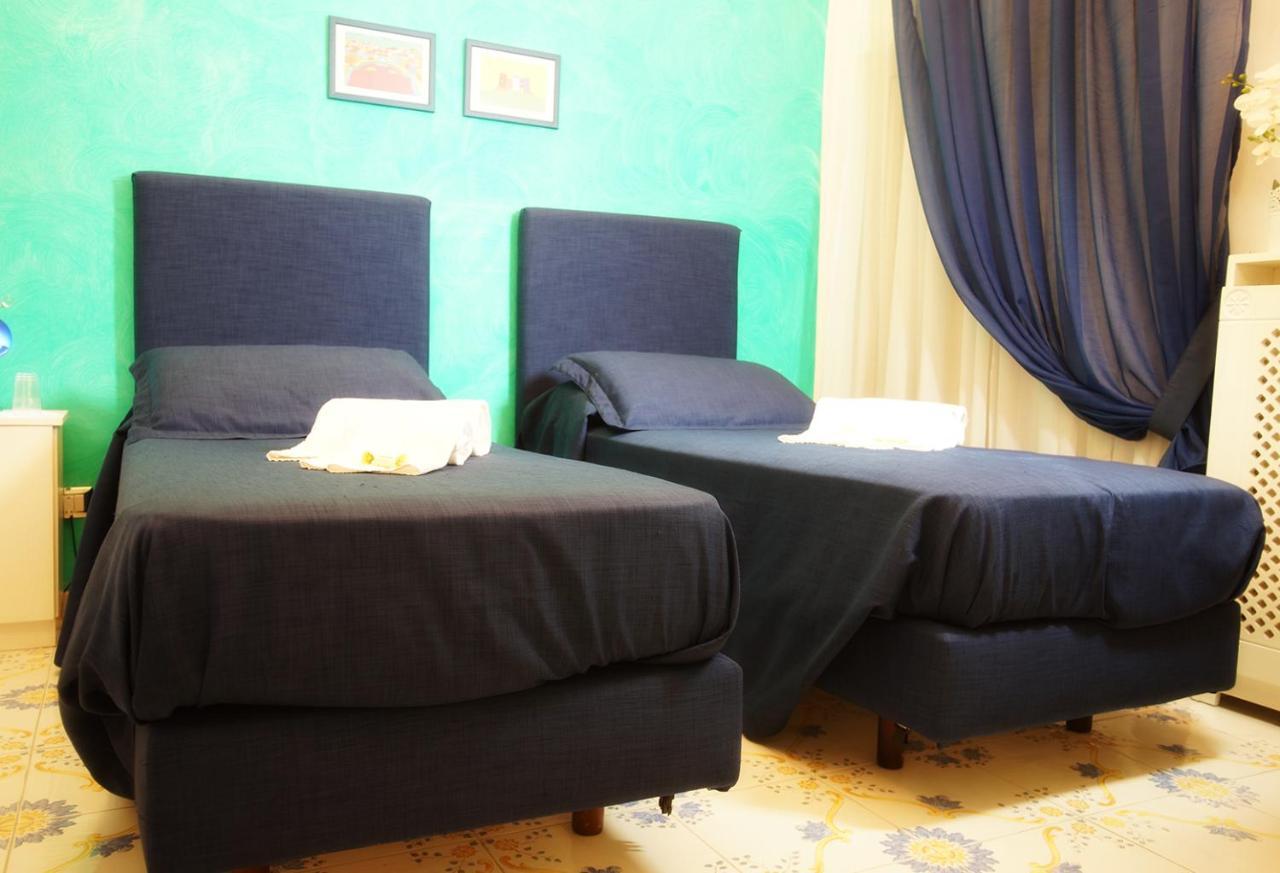 Le Vie Di Napoli B&B Zewnętrze zdjęcie